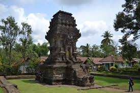 Candi Cangkuang: Arsitektur Unik dan Pemugarannya yang Mengungkapkan Sejarah Abad Ke-8