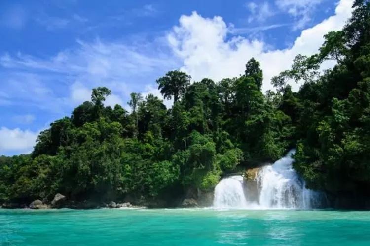 Air Terjun Kiti Kiti: Keindahan Tersembunyi di Kabupaten Fakfak, Papua Barat